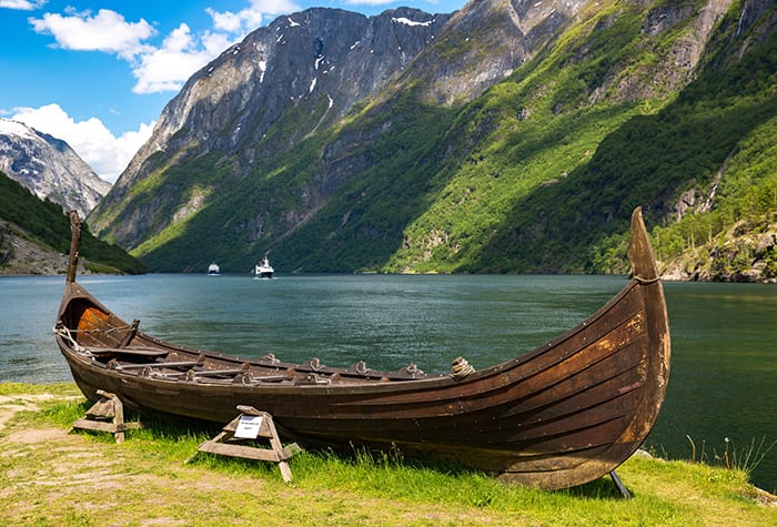 Cruzeiros nos fiordes noruegueses — história & cultura viking