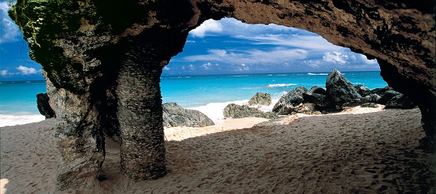 Ammira gli archi di roccia durante la tua prossima crociera alle Bermuda