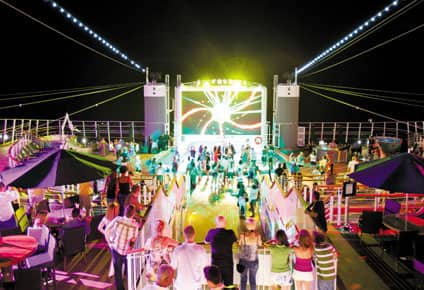 Cruise Ship Entertainment, Nightlife