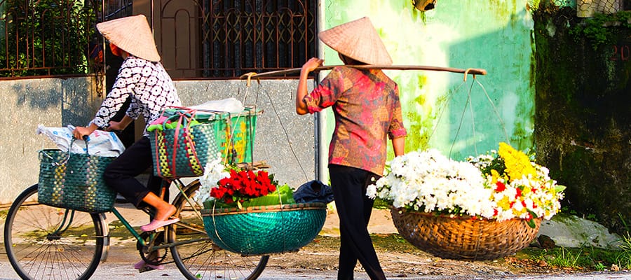 Flowers for sale in Hanoi (Ha Long Bay) Cruises