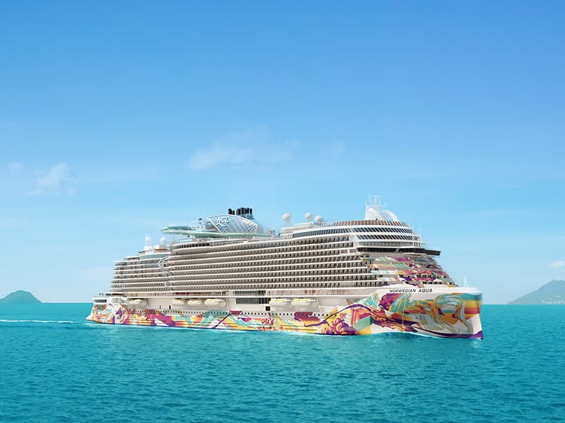 Norwegian Prima cruise ship sailing in Caribbean